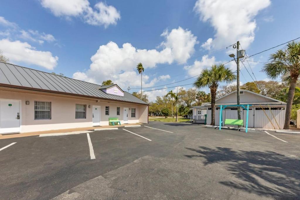 Located By The Beach 1 Bedroom With Parking And Pool Clearwater Buitenkant foto
